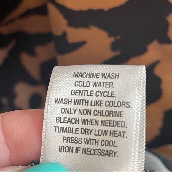 Elegant Animal Print Dress - Picture 8 of 13